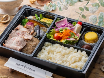 淡路牛ハンバーグ＆茶美豚ローストポーク弁当